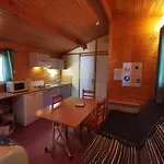 キャンプ場 Oasis Des Garrigues ヴォギュエ